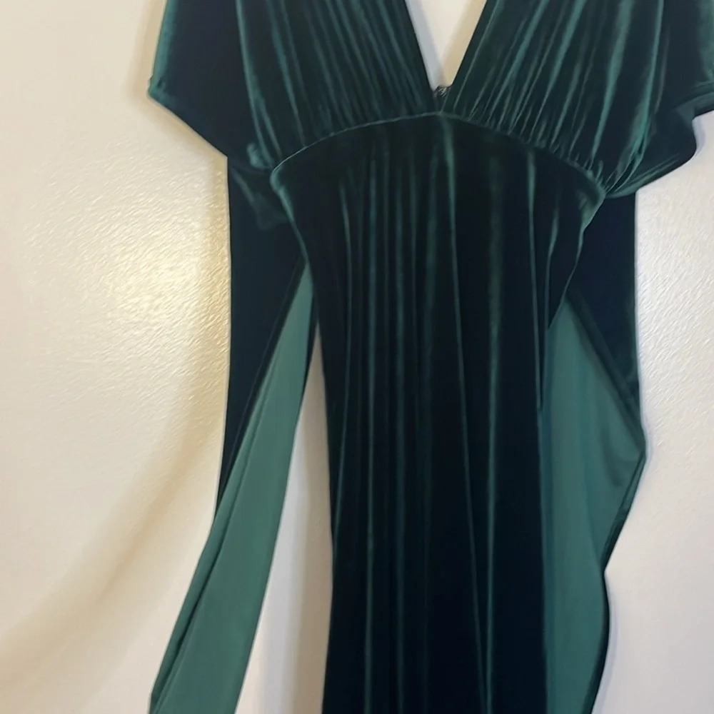 Revelry | Velvet dark green maxi low cut dress Womens size M short sleeve train - Picture 3 of 13